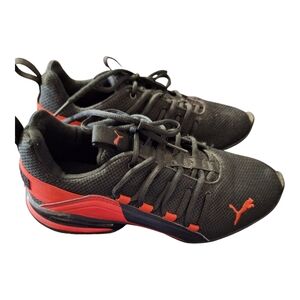 Pre-Owned PUMA Men's Axelion Ridge Cross-Trainer Black and Red Sneakers